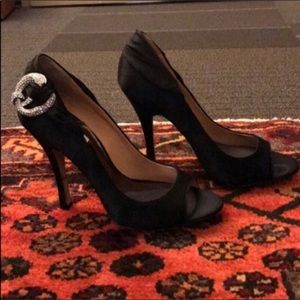 Badgley Mischka satin open-toe shoes